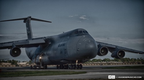 Foto editada da chegada em Oshkosh