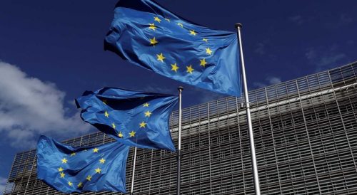 A presidente da Comissão europeia Ursula von der Leyen anunciou novas sanções à Rússia, após os ataques à Ucrânia. Todo espaço aéreo da União Europeia será fechado para empresas russas. 
