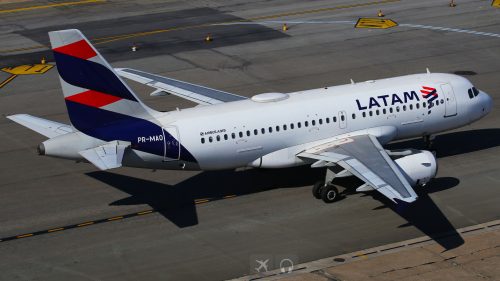 O Grupo LATAM divulgou hoje seus resultados financeiros correspondentes ao quarto trimestre de 2021, que mostram a melhoria contínua dos níveis de tráfego aéreo da companhia como resultado do relaxamento das restrições de viagens e do avanço no processo de vacinação da população.