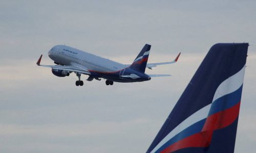 A companhia aérea de bandeira russa Aeroflot suspenderá todos os voos internacionais, exceto Belarus, a partir de 8 de março de 2022. As subsidiárias da companhia aérea Rossiya Airlines e Aurora Airlines também cancelaram suas operações internacionais.