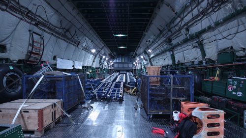 O Antonov An-225 Mriya – o mais pesado, sem dúvida o maior e certamente um dos aviões mais emblemáticos do mundo – tornou-se mais uma vítima da guerra na Ucrânia. É claro que a perda de uma aeronave não é nada em comparação com a monumental perda de vidas trazida pelo conflito. Mas há muitas razões para considerar isso uma perda importante também.  
