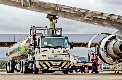 A Associação Internacional de Transporte Aéreo (IATA) alertou para o conflito na Ucrânia e o aumento dos custos de combustível aumentará a pressão sobre as companhias aéreas à medida que começam a se recuperar do COVID-19.