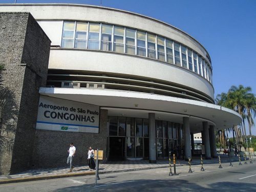 Congonhas retoma voos, mas atrasos continuam